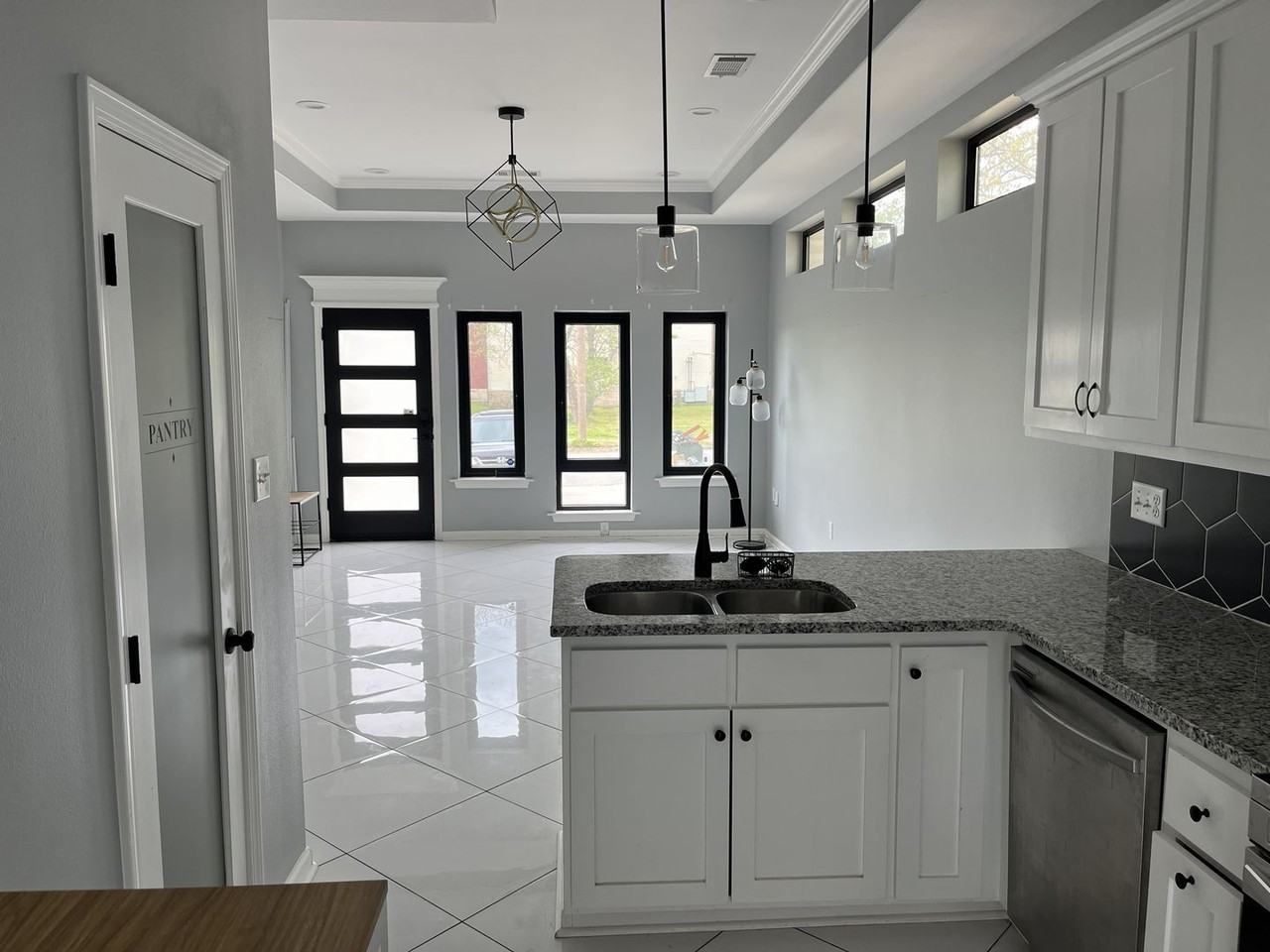 606 E 23rd St - Photo 7 of 21