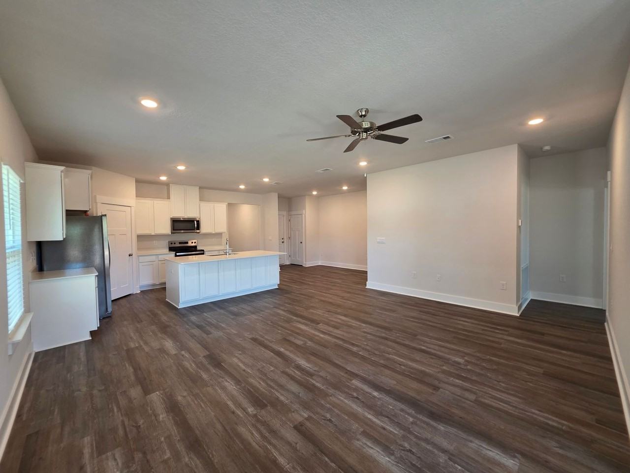 5839 Sargassum Ln - Photo 4 of 47