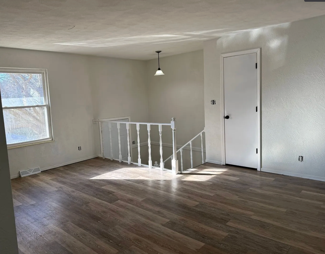 2901 Tepee Ave - Photo 2 of 10