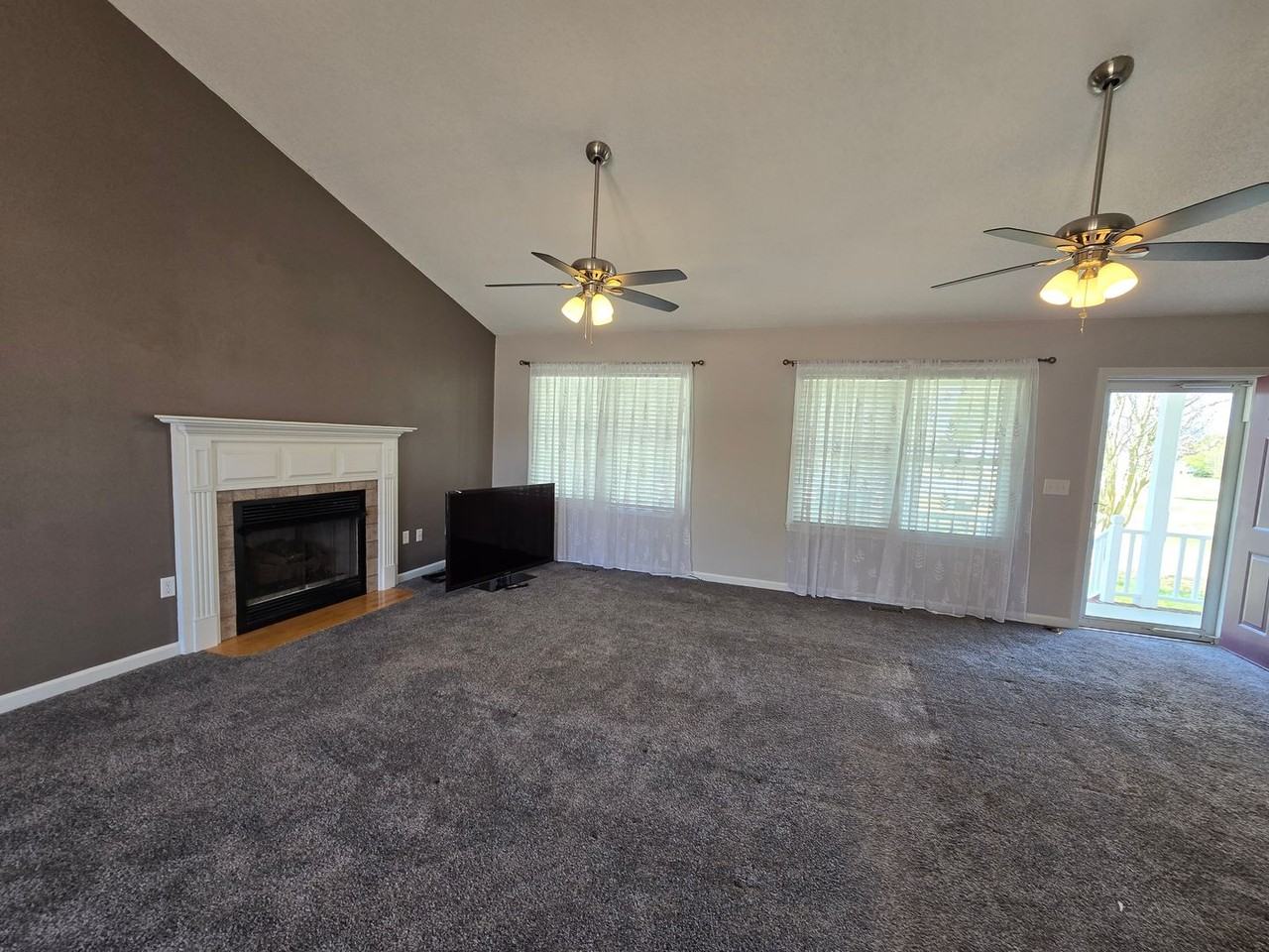 108 Charlene Dr - Photo 2 of 11