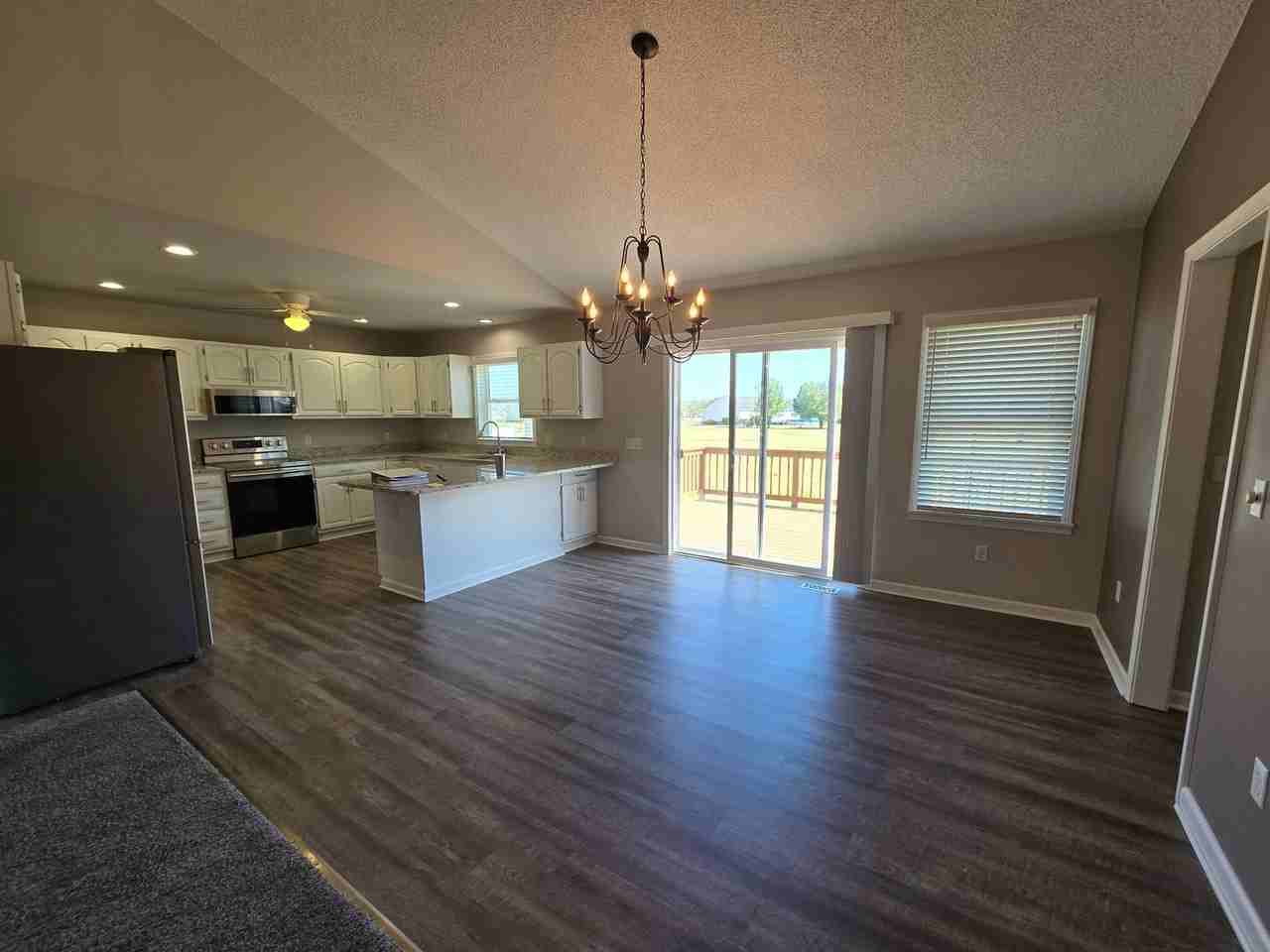 108 Charlene Dr - Photo 3 of 11