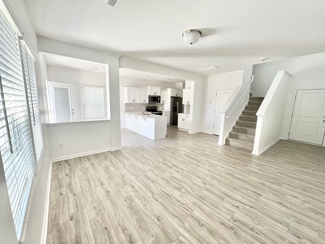 1342 Stork Dr - Photo 3 of 17