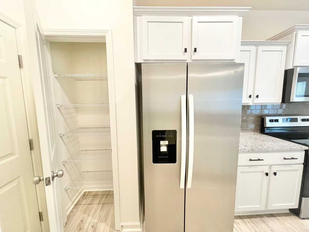 1342 Stork Dr - Photo 4 of 17