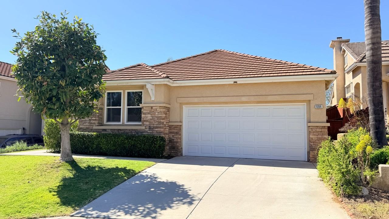 604 Landmark Pl - Photo 2 of 34