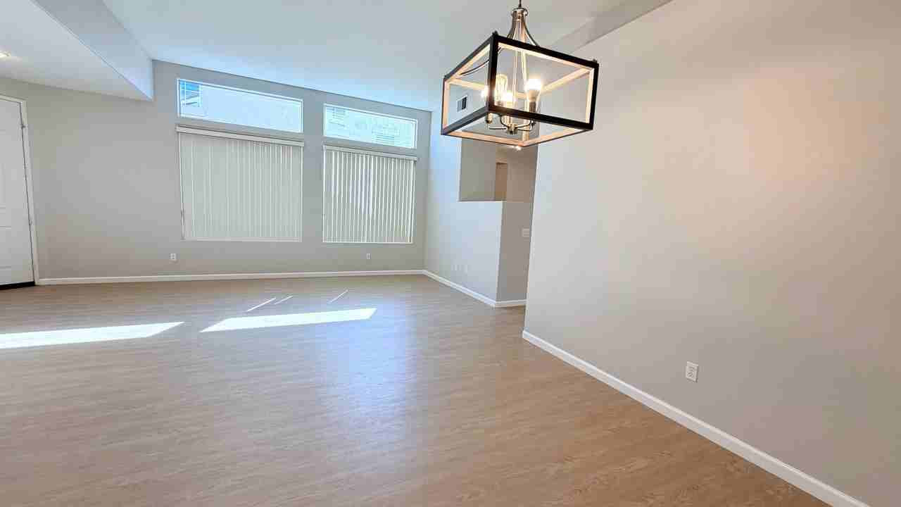 604 Landmark Pl - Photo 5 of 34