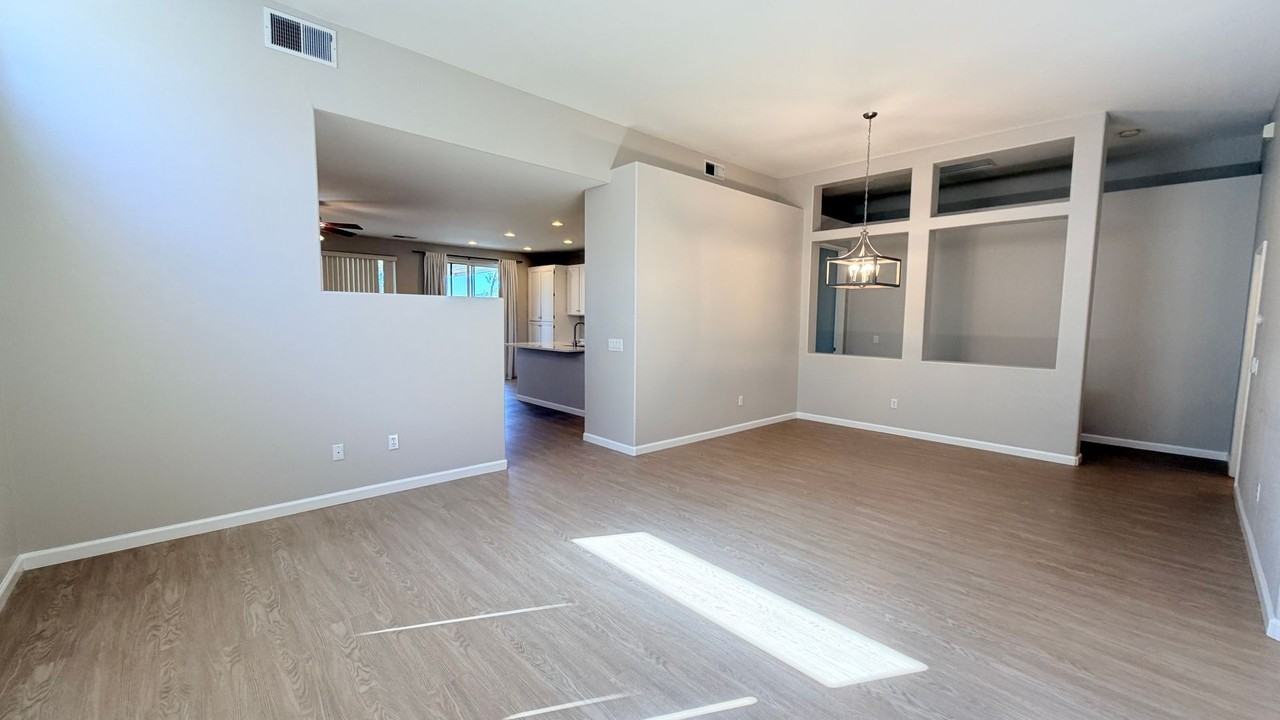 604 Landmark Pl - Photo 6 of 34