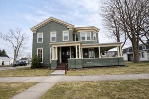 featured image of 218 N George St