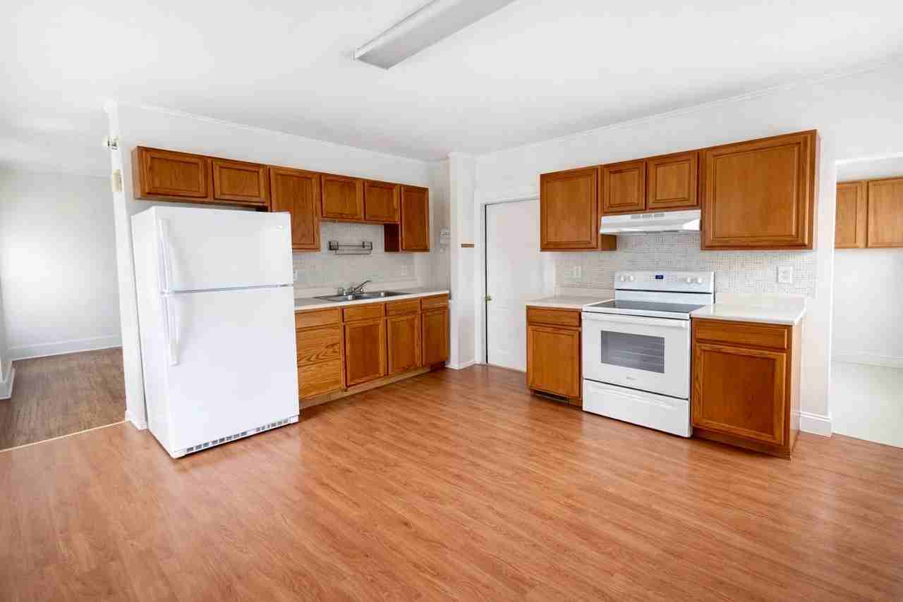 218 N George St - Photo 2 of 20