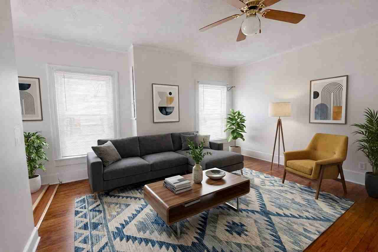 218 N George St - Photo 5 of 20