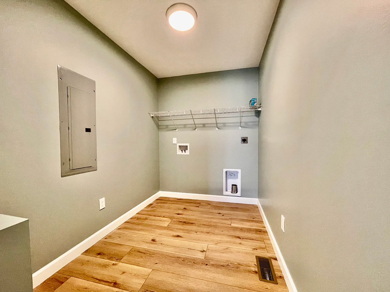 220 Merriman Rd - Photo 4 of 12