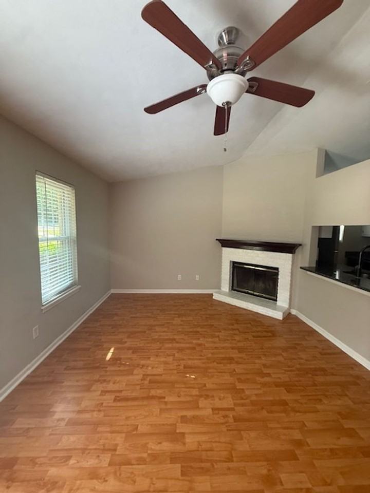 124 Whetherbine Way W #A - Photo 2 of 10