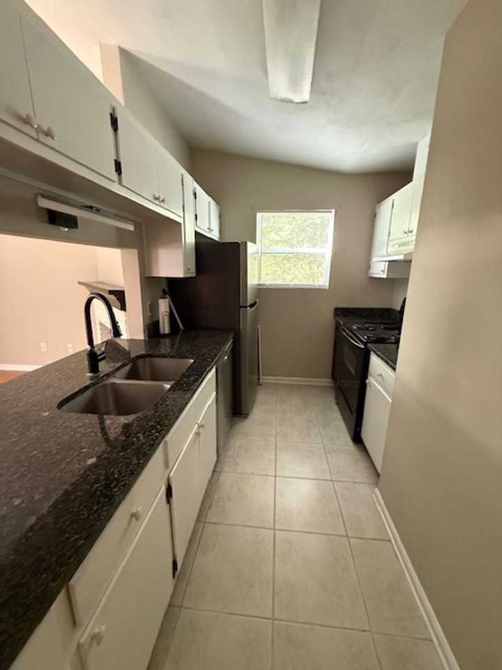 124 Whetherbine Way W #A - Photo 3 of 10