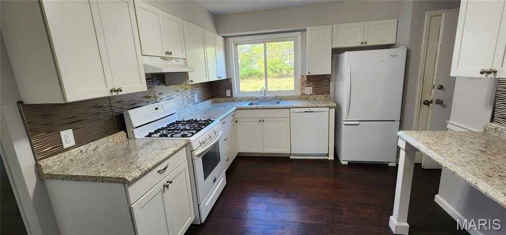 1145 Mackinac Dr - Photo 4 of 29