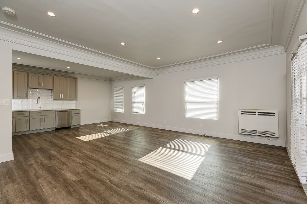 1558 6th Avenue - Photo 4 of 10