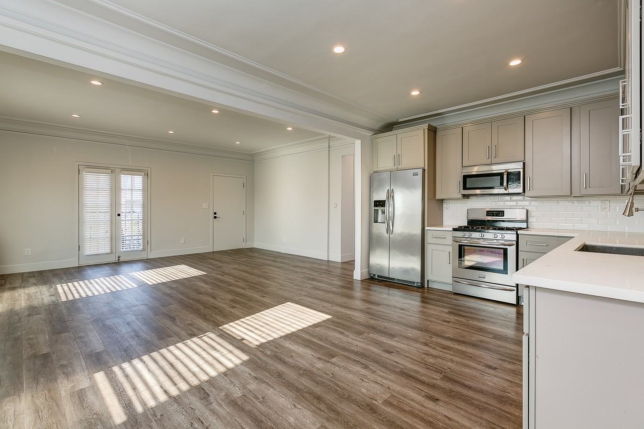 1558 6th Avenue - Photo 2 of 10