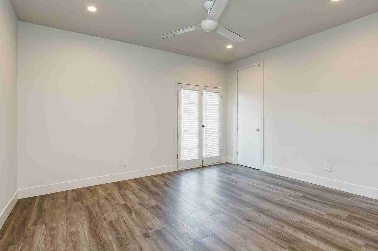 1558 6th Avenue - Photo 7 of 10