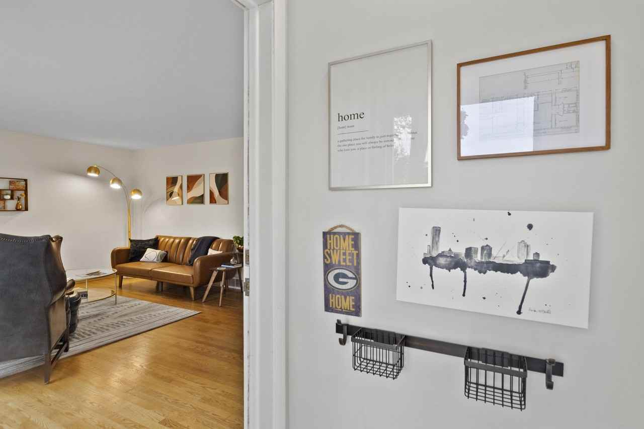 426 E Ohio Ave - Photo 4 of 25