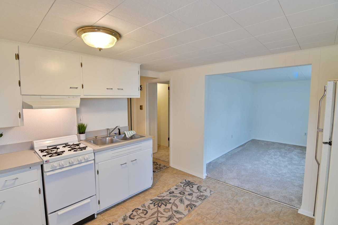 2807 Washington Rd - Photo 4 of 25