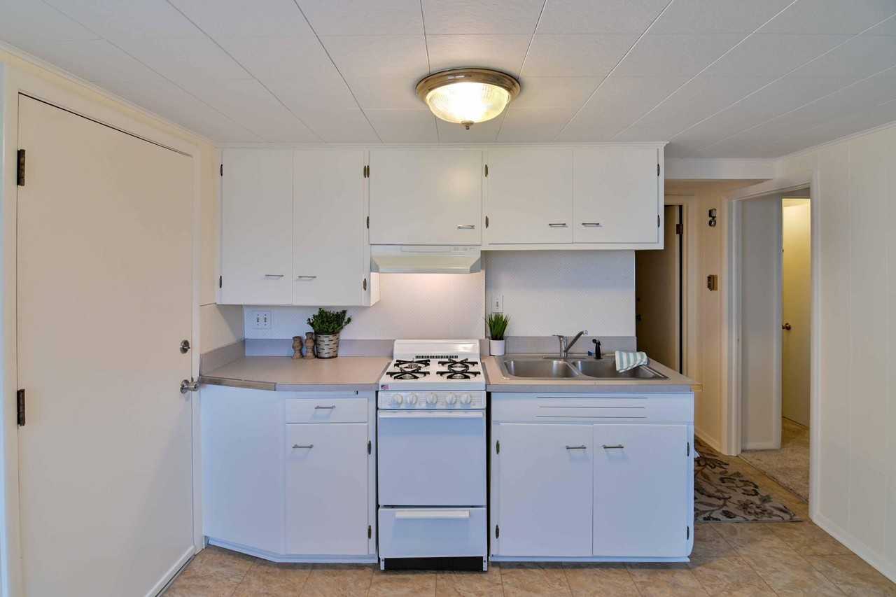 2807 Washington Rd - Photo 7 of 25