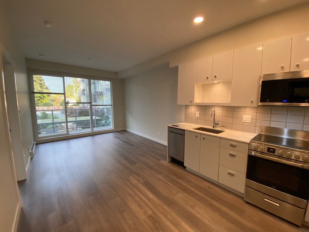 10838 Whalley Boulevard - Photo 3 of 7