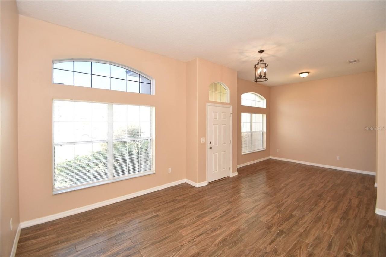 13 Sergeant Ct - Photo 4 of 37