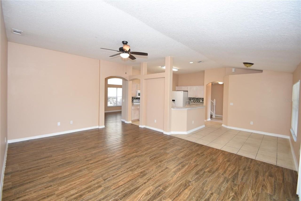 13 Sergeant Ct - Photo 7 of 37