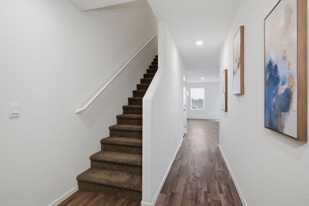 Carlotta Garden Ave - Photo 2 of 13