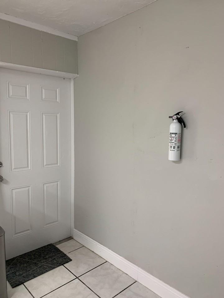 Nw 7th Pl - Photo 2 of 23