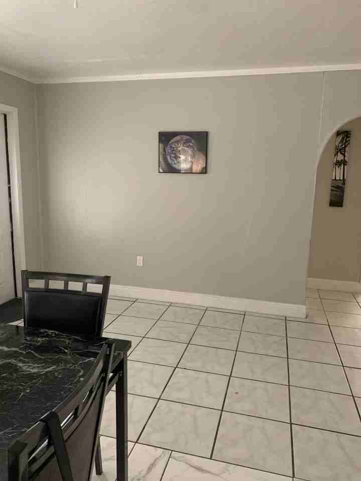 Nw 7th Pl - Photo 3 of 23