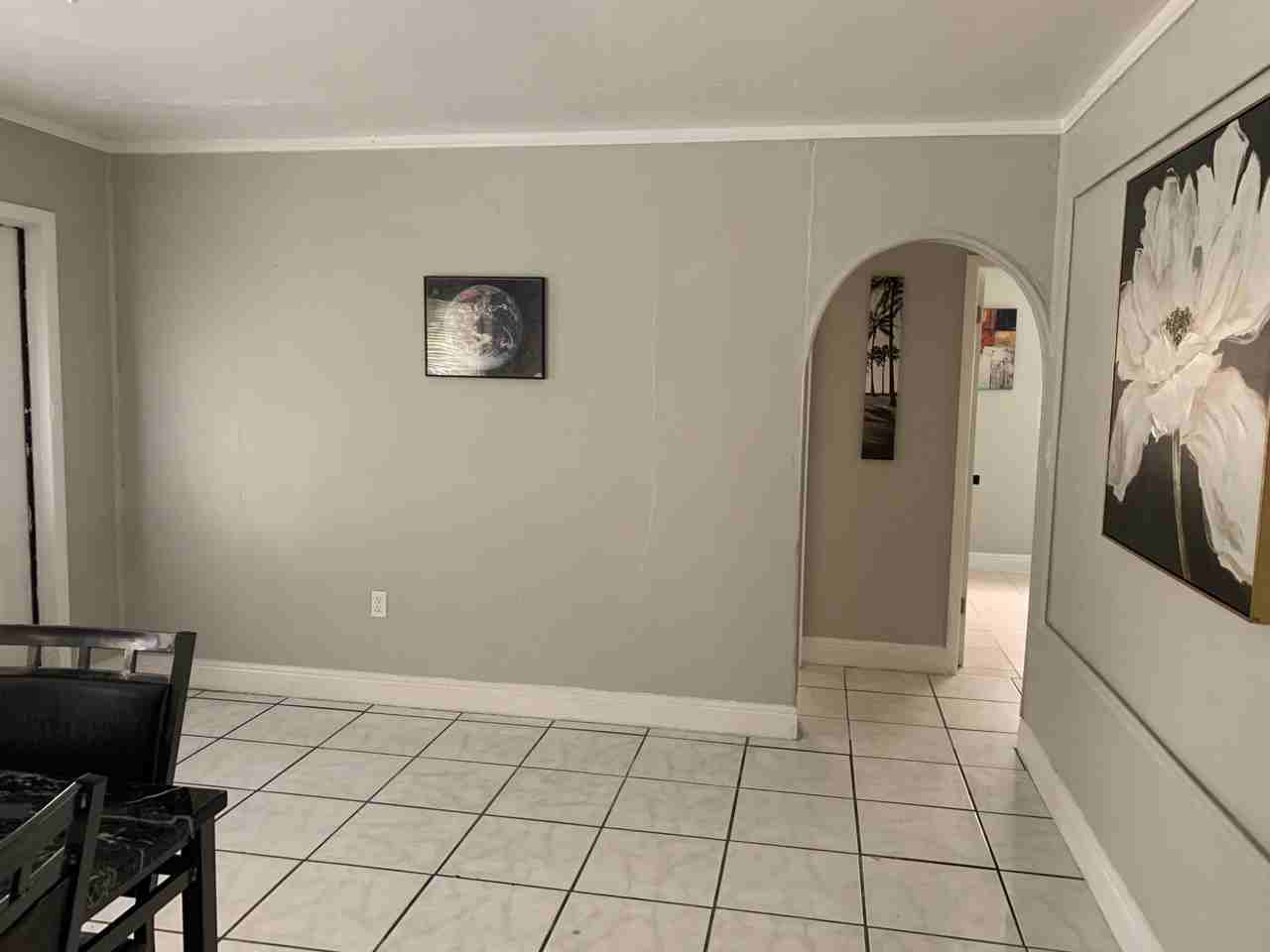 Nw 7th Pl - Photo 4 of 23