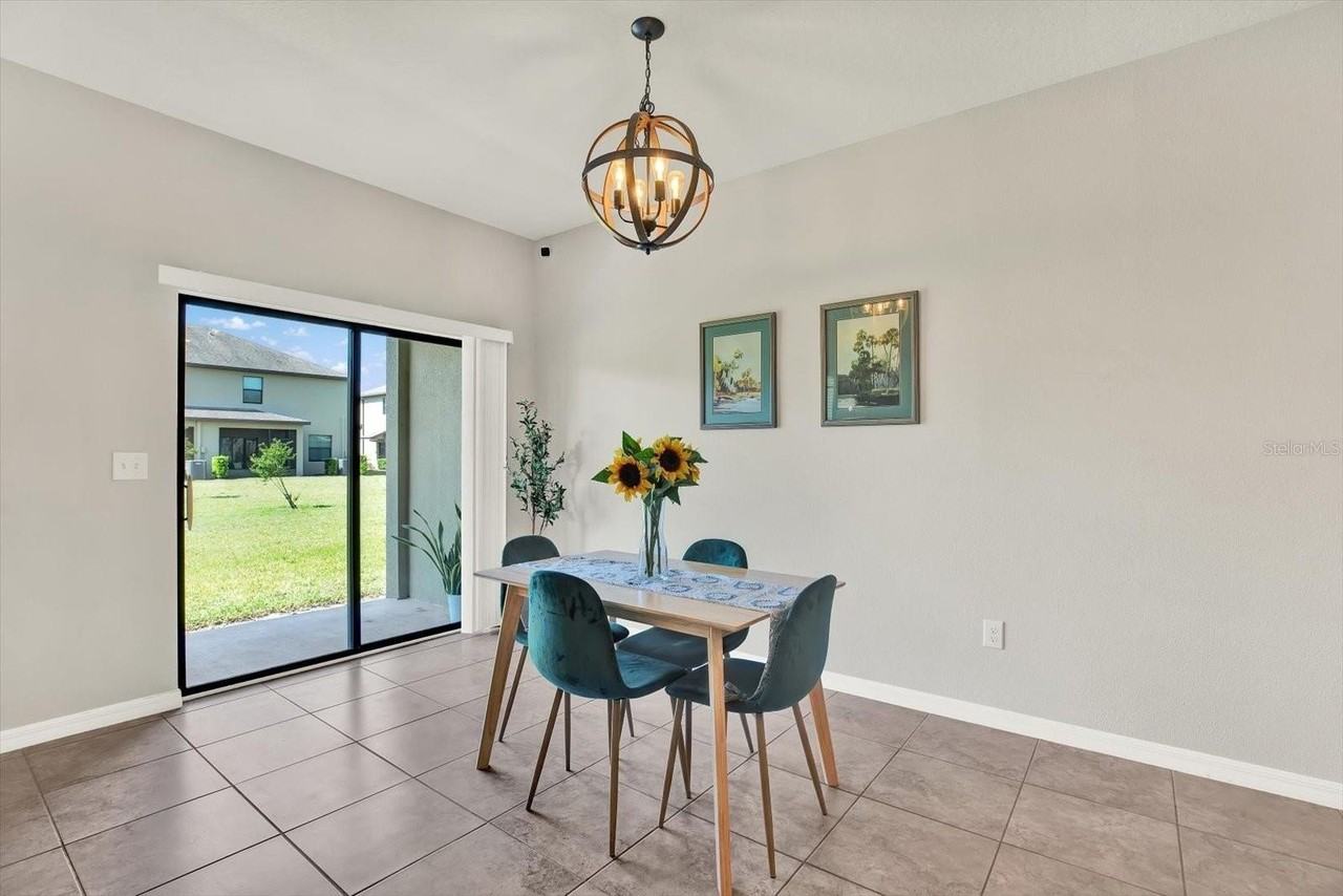 16930 Storyline Dr - Photo 6 of 38