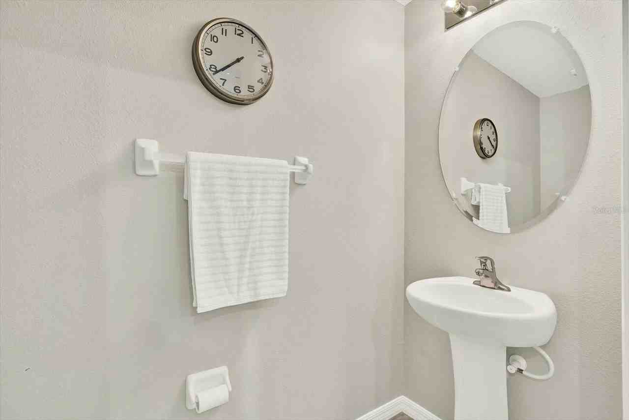 16930 Storyline Dr - Photo 7 of 38