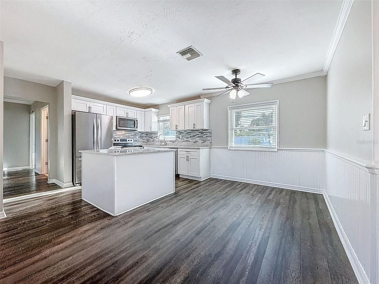 7401 16th St N - Photo 4 of 43