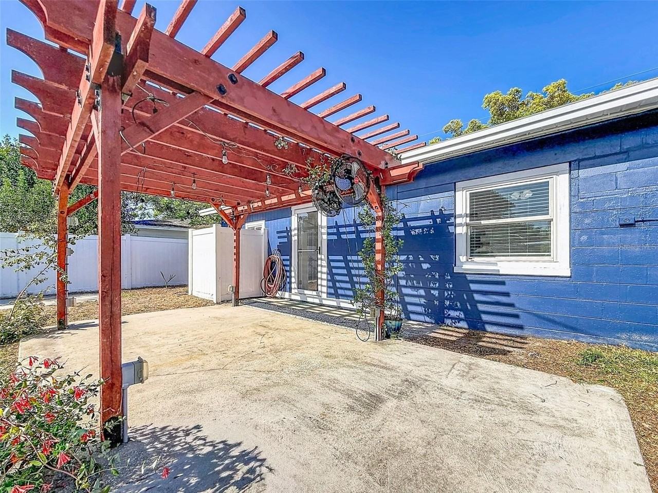 7401 16th St N - Photo 5 of 43