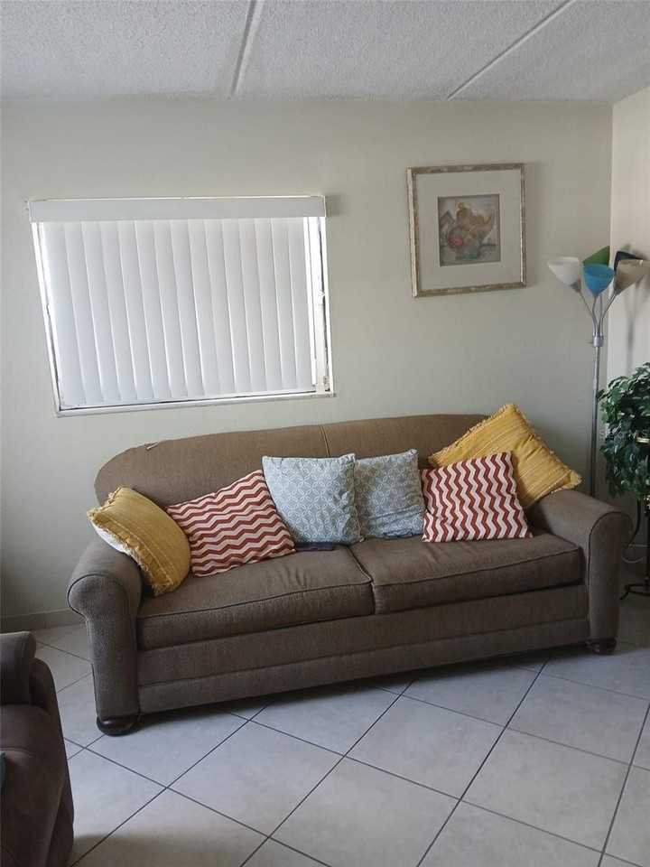 2916 W Wilder Ave - Photo 2 of 11