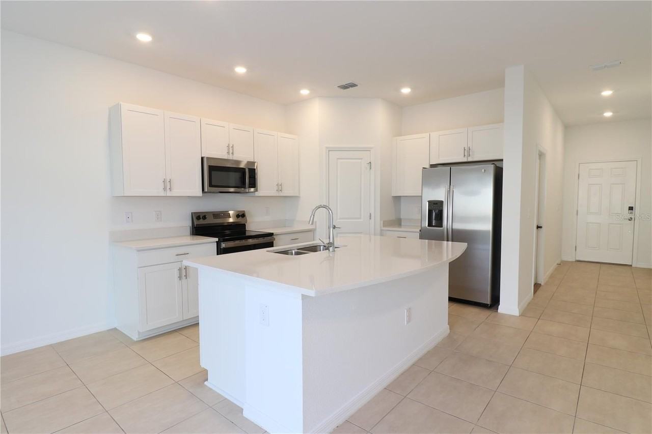 2208 Paravane Way - Photo 3 of 20