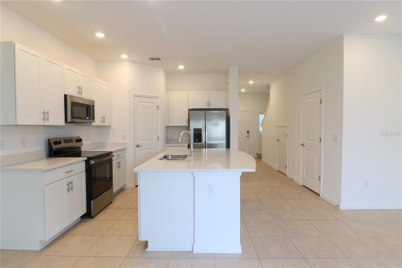 2208 Paravane Way - Photo 5 of 20