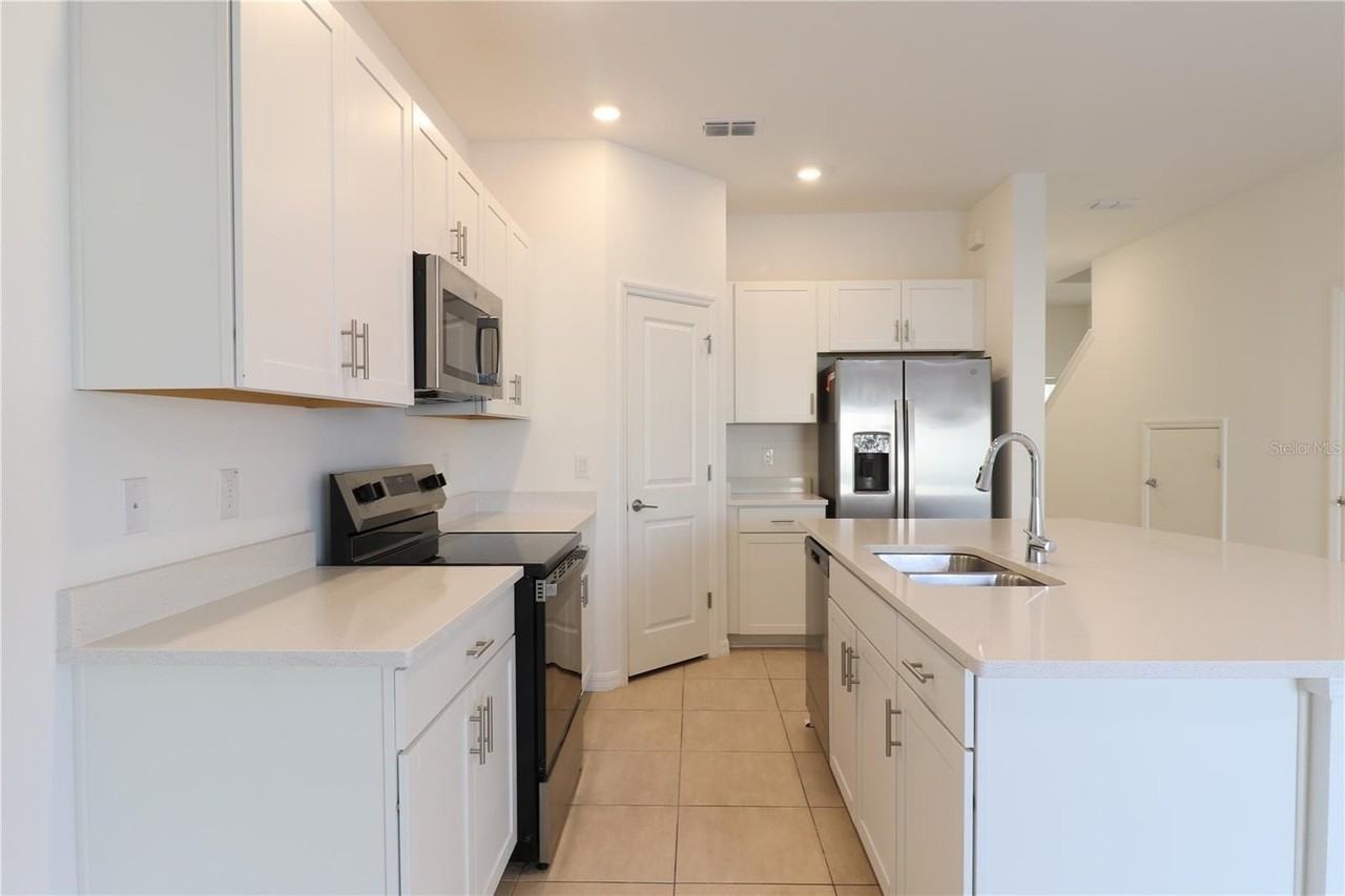 2208 Paravane Way - Photo 7 of 20