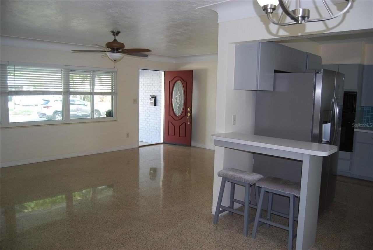 2851 67th St N - Photo 4 of 28