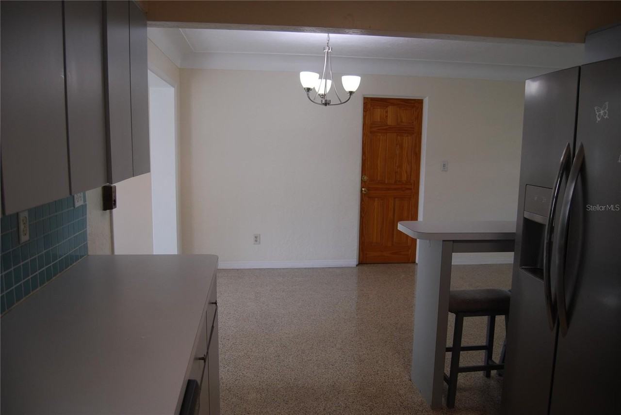 2851 67th St N - Photo 7 of 28