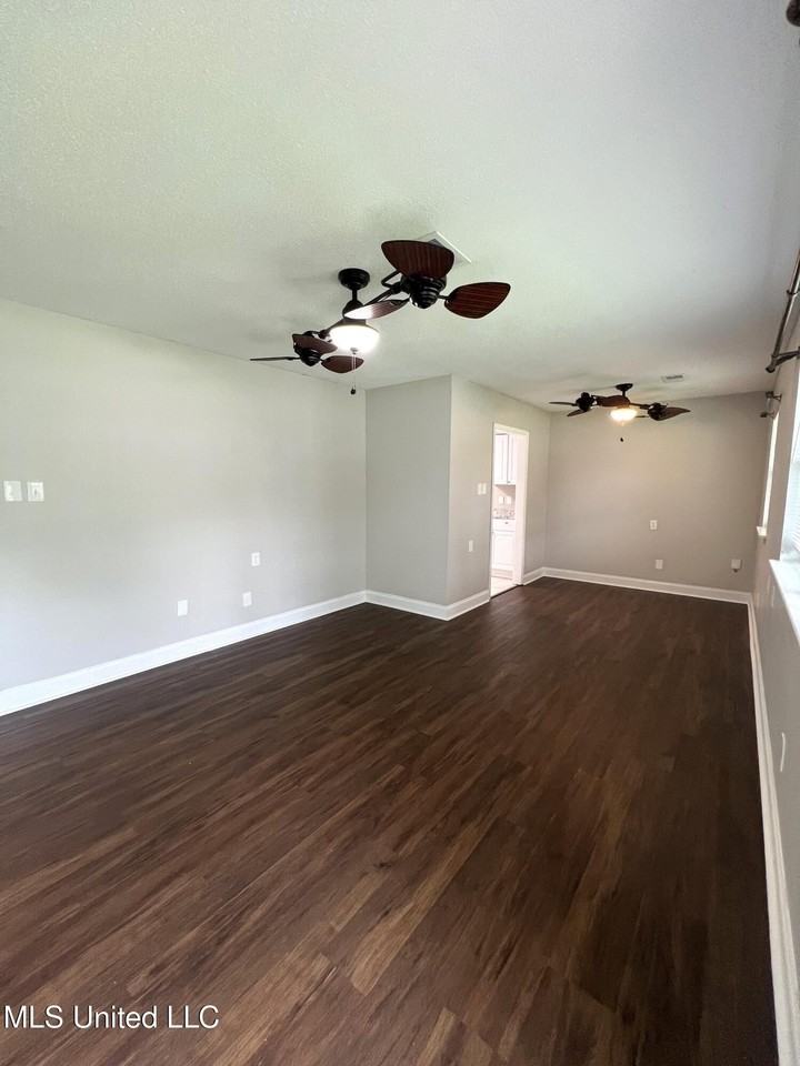 3625 Meadowlark Dr - Photo 2 of 11