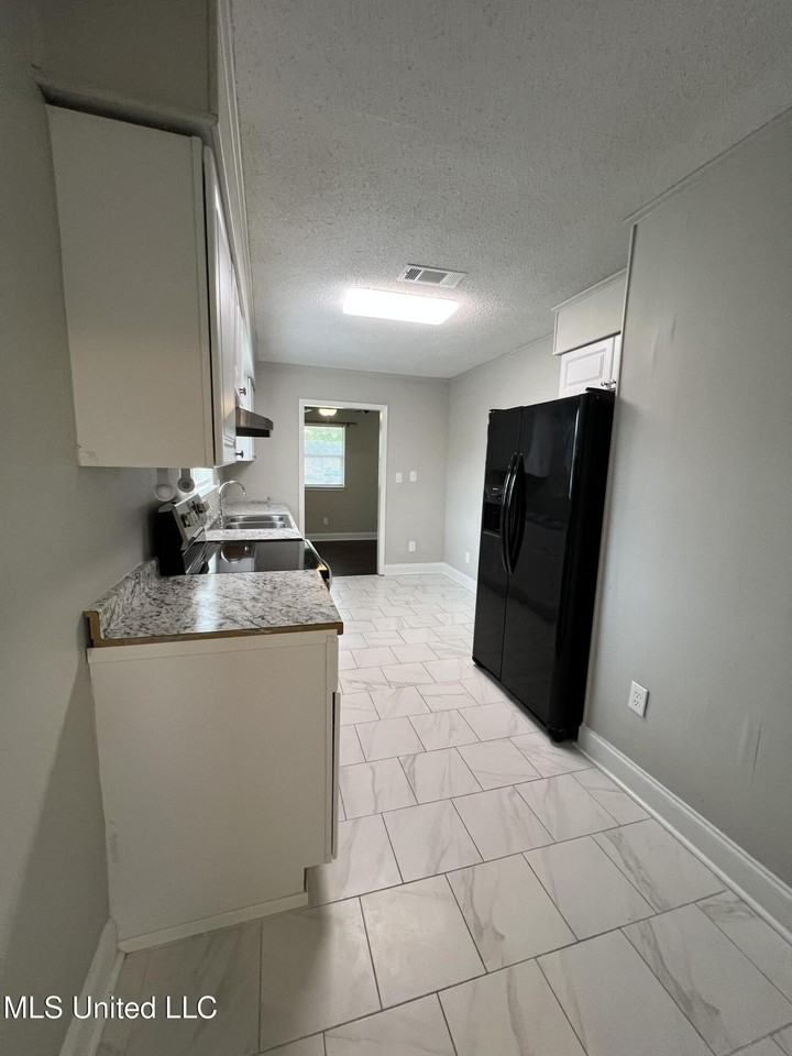 3625 Meadowlark Dr - Photo 5 of 11