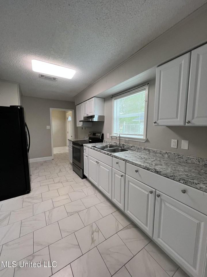 3625 Meadowlark Dr - Photo 6 of 11