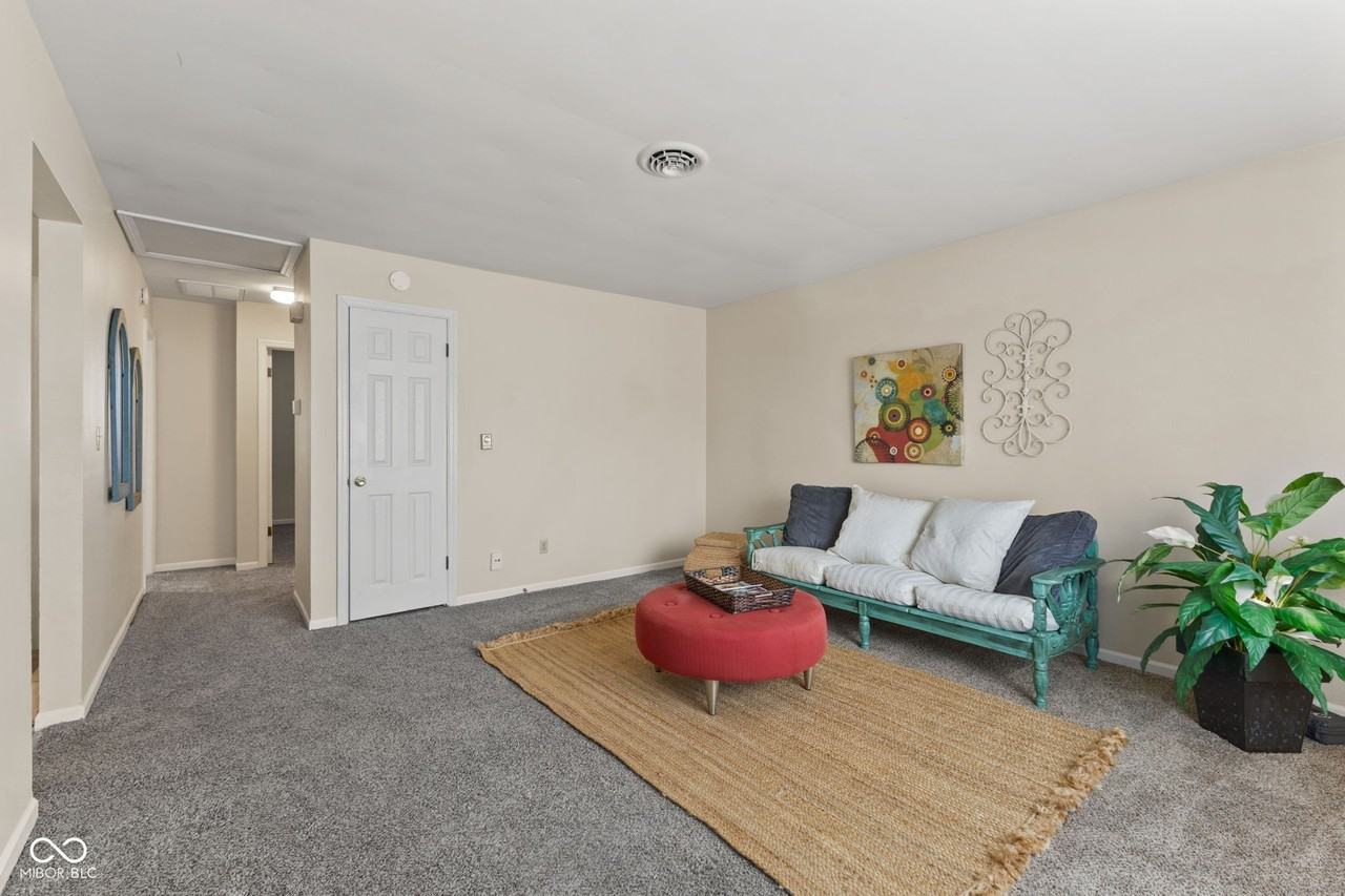 296 Heritage Dr - Photo 2 of 25