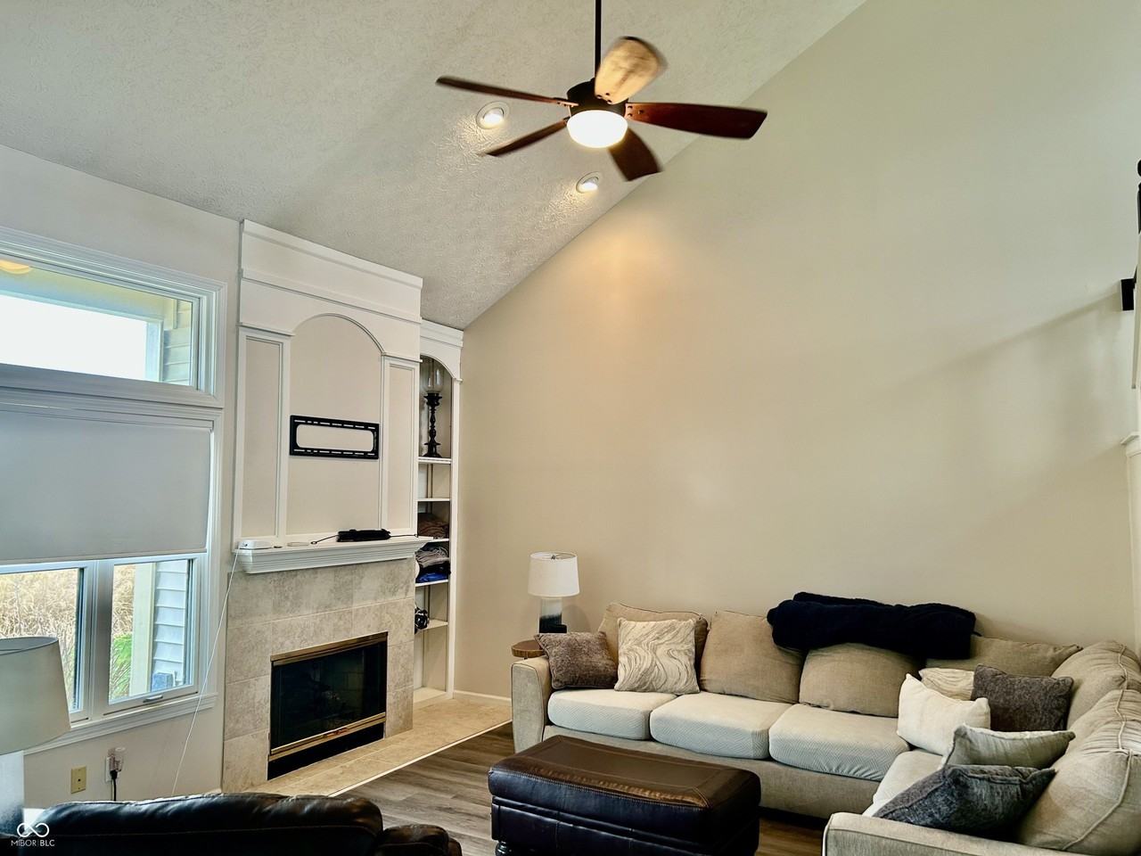 312 Carriage Ln - Photo 6 of 27