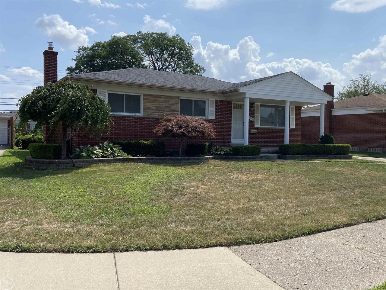 27448 Haverhill Dr - Photo 3 of 14