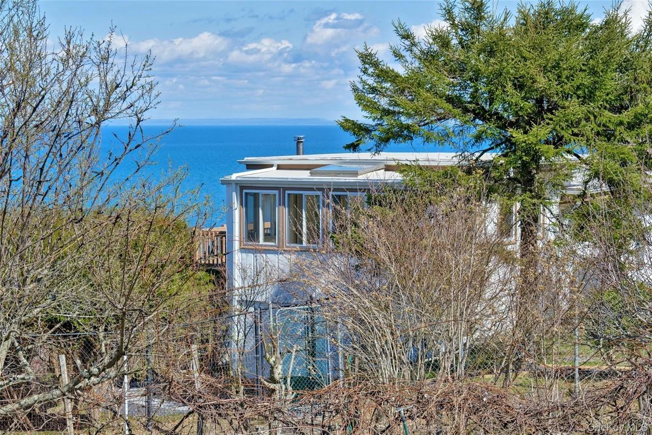 2 Dolphin Way - Photo 3 of 19