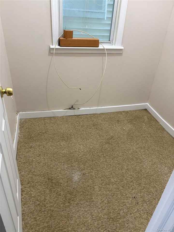 106 Saratoga Ave - Photo 3 of 7