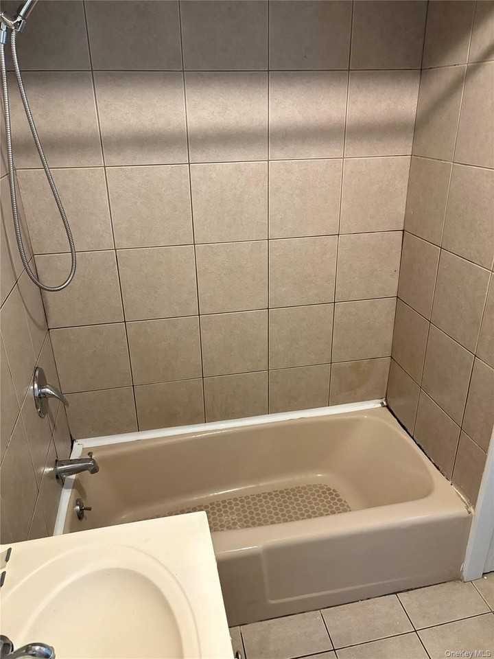 106 Saratoga Ave - Photo 7 of 7