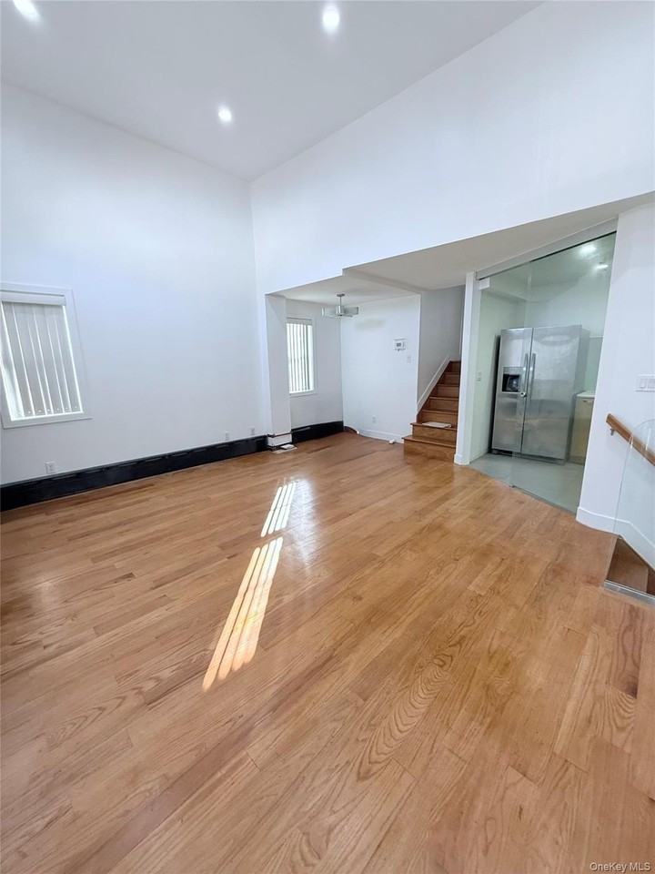 9510 95th Ave - Photo 4 of 15